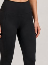 Legging com bolso na cor preto
