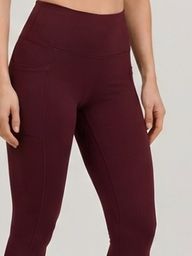 Legging com bolso na cor vinho